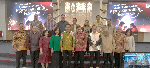 Pimpinan Sinode GBI berphose bersama MP GBI dan Pimpinan Seminary Bethel serta Pengurus BPD DKI Jakarta, Jabar, Bekasi.